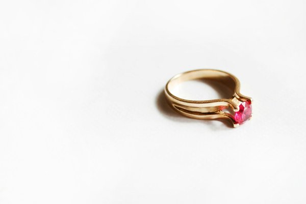 Bague pierre : l'élégance et l'authenticité des pierres naturelles