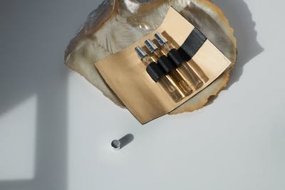 Échantillon de parfum : votre clé pour des découvertes parfumées